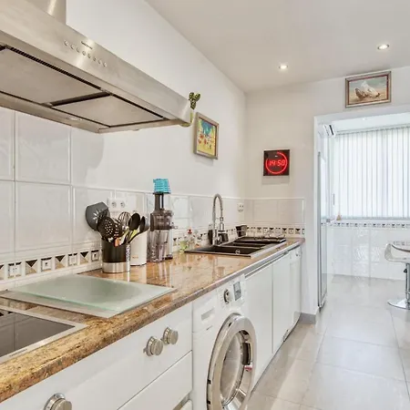 Stunning Flat With Terrace & Pool 7 Min From The In - Welkeys Apartment *